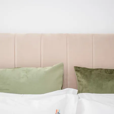 Liiiving In - Modern & Glam J 아파트