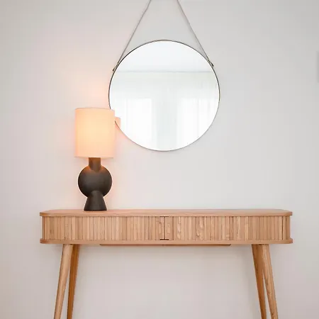 Liiiving In - Modern & Glam J *